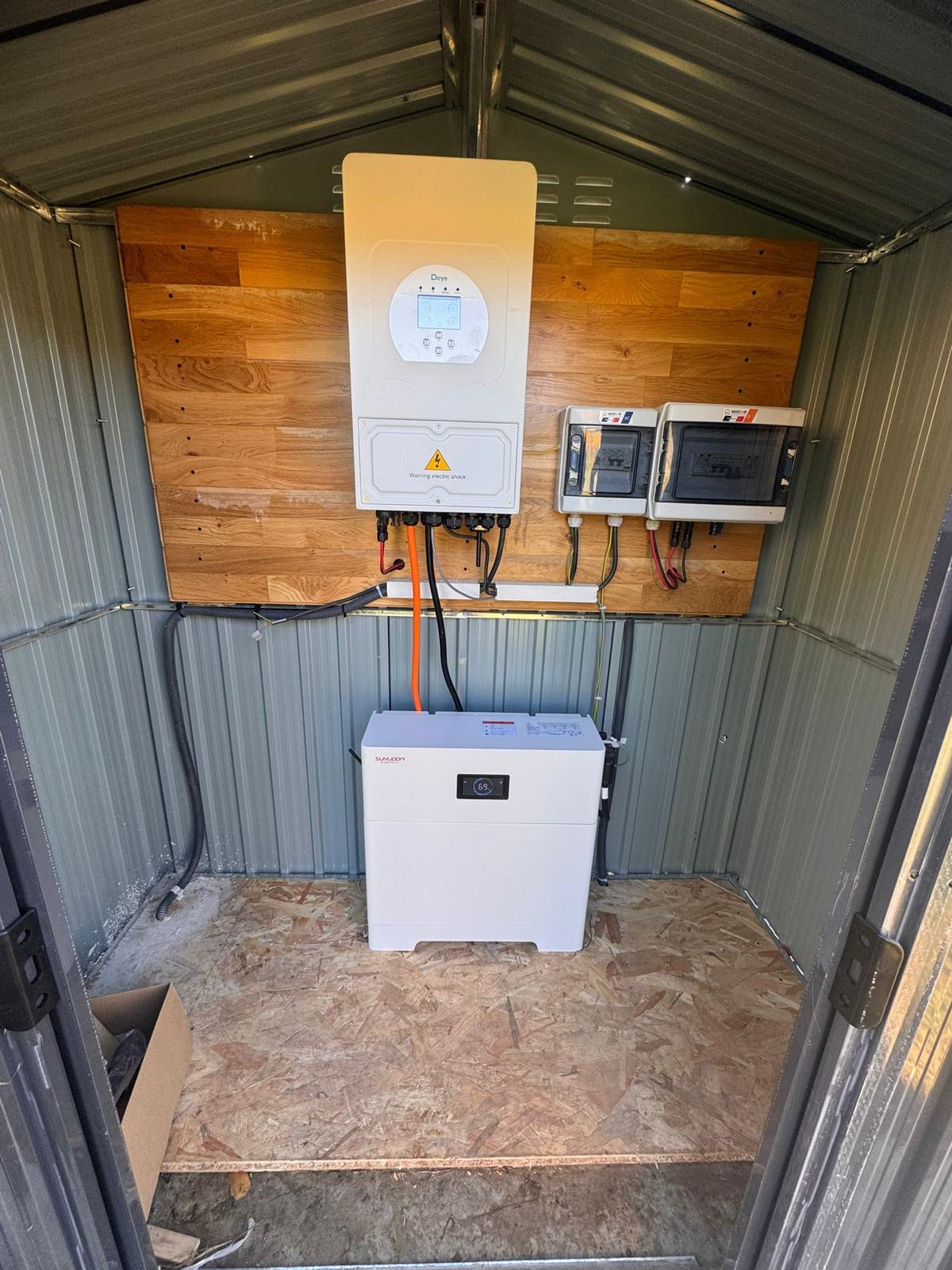 Pose et raccordement batterie solaire - EVF Ardèche